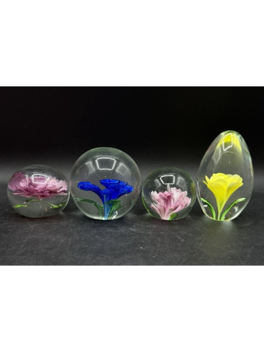 LOT 4 Art Glass Paperweights Yellow Blue Pink Flowers Mixed Sizes - Picture 14 of 14